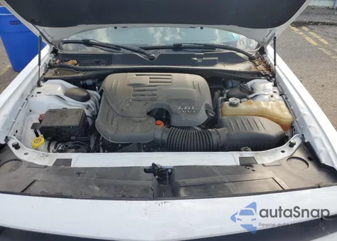 2016 Dodge Challenger Sxt z USA, uszkodzony, nr VIN 2C3CDZAG3GH236623